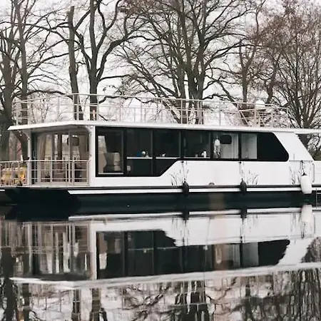 Hausboot Tobago * Дёмиц